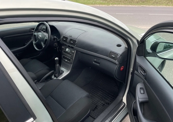 Toyota Avensis cena 19900 przebieg: 208000, rok produkcji 2008 z Nidzica małe 352
